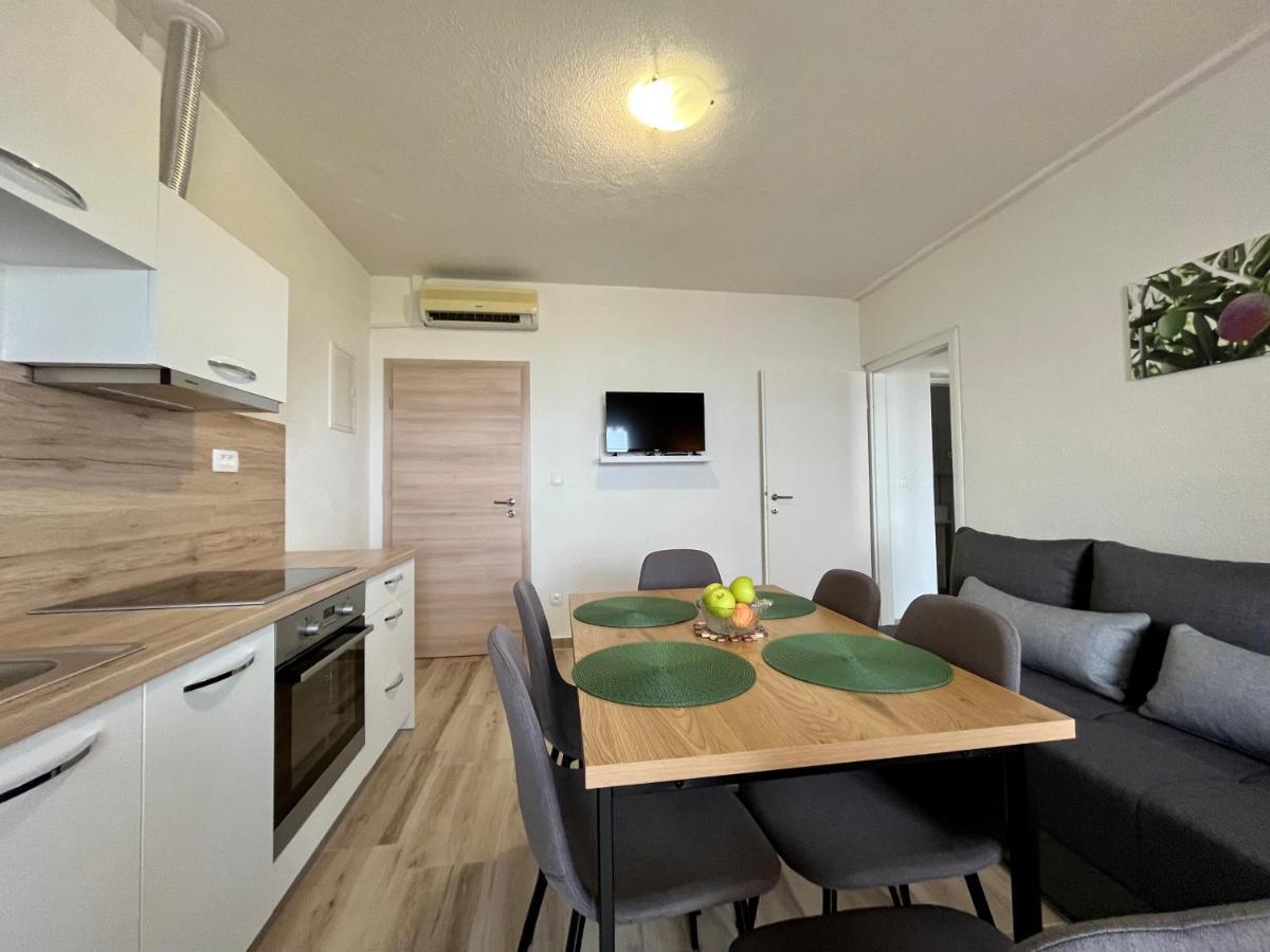Apartmani “Kresimir” Omis Exterior photo
