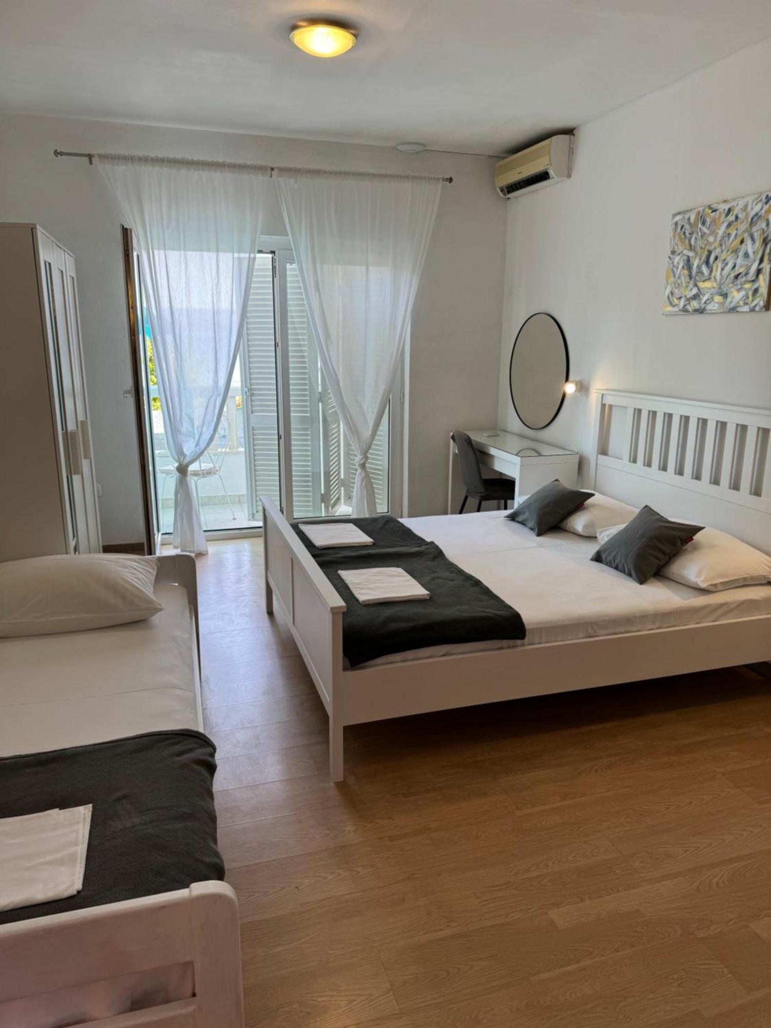 Apartmani “Kresimir” Omis Exterior photo